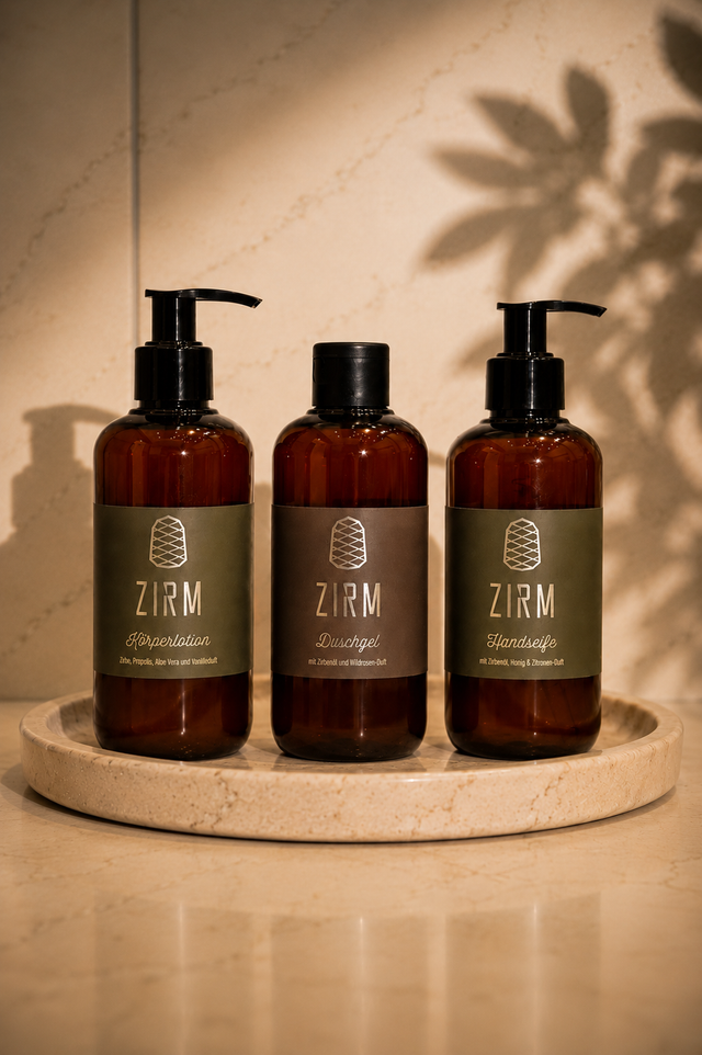 ZIRM Pflegetrio Zirbenbad – Duschgel, Handseife und Körperlotion mit Zirbenöl
